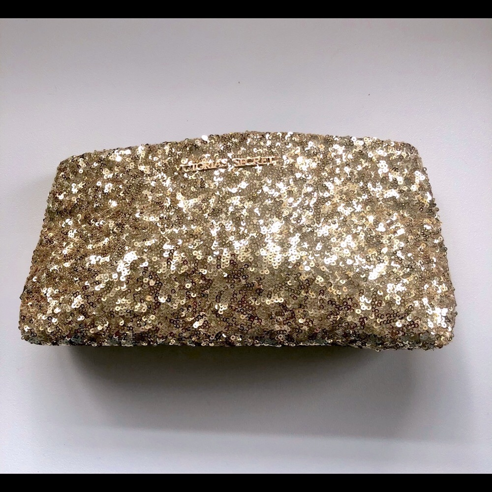 💗VICTORIA'S SECRET💗GOLD✨SEQUINED ✨CLUTCH PURSE
